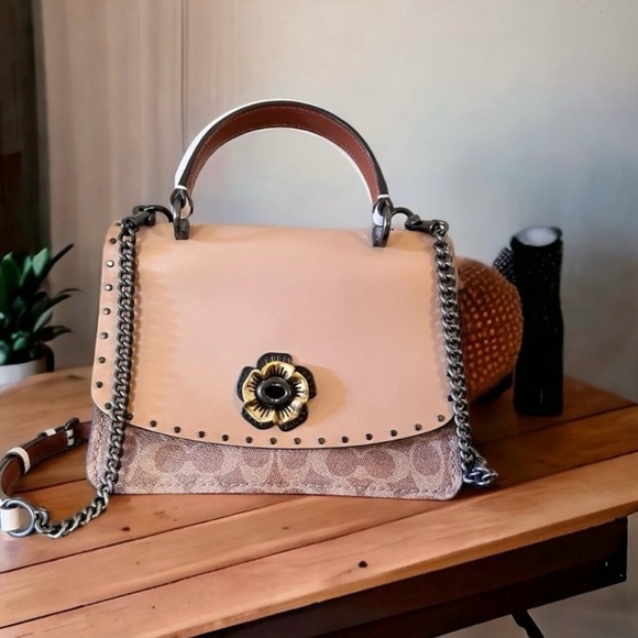 Coach Parker Top Handle In Signature Canvas with beautiful rose closure - Picture 3 of 17